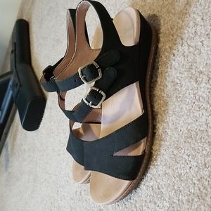 Dansko Size 38 Sandals